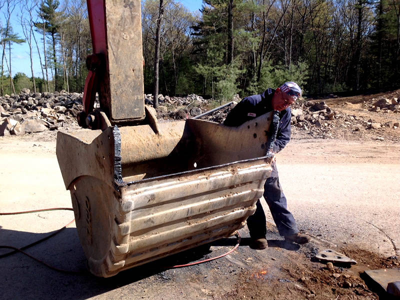 D&D Equipment Repair - Heavy Equipment bucket loader repair