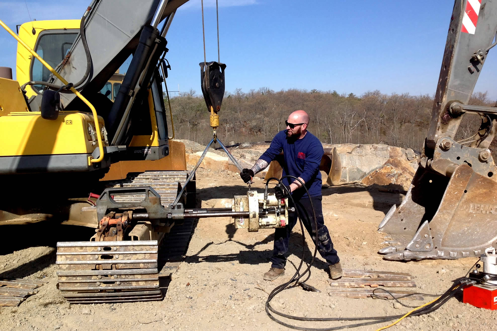D&D Equipment Repair - Heavy equipment and in-house hydraulic cylinder rebuilds and repairs in Woburn, MA  Call us - 781.537.6949